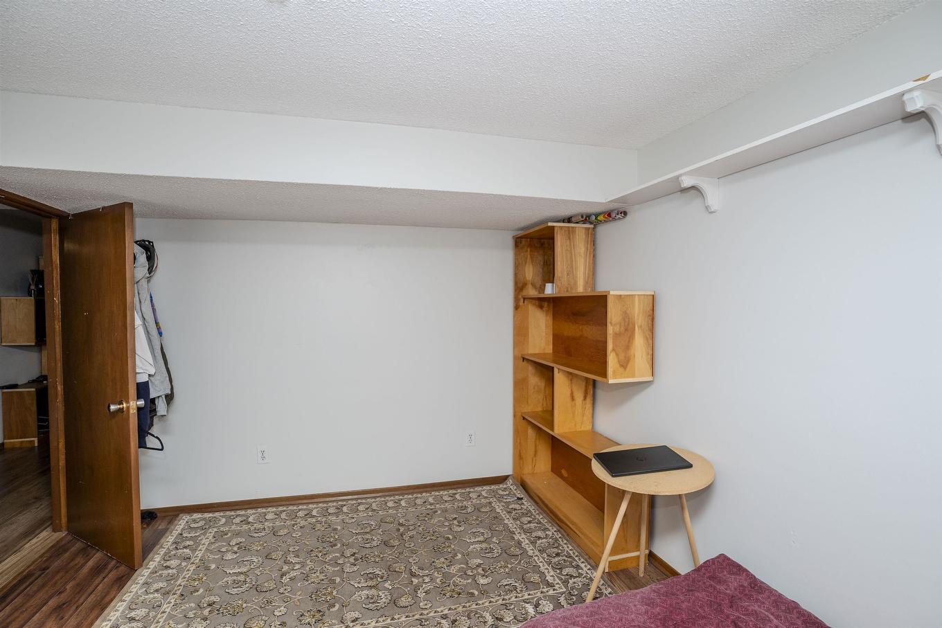 807 Superior Avenue, Thunder Bay, ON - Indoor Photo Showing Other Room