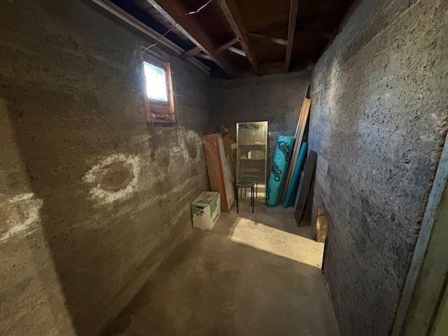 59 Ontario Street, Thunder Bay, ON - Indoor Photo Showing Basement