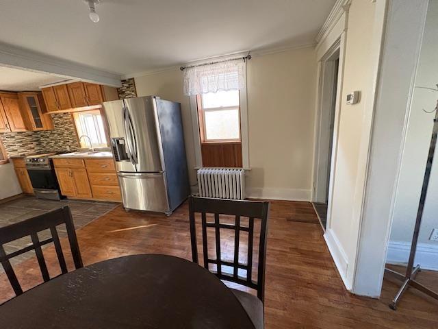59 Ontario Street, Thunder Bay, ON - Indoor Photo Showing Kitchen With Double Sink