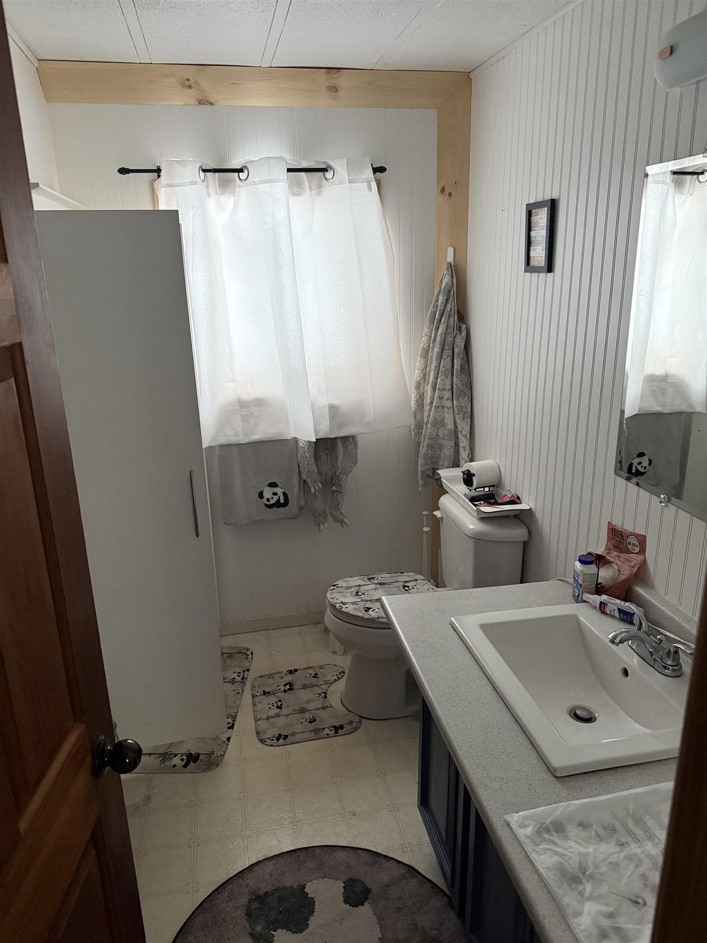160 Mokomon Road, Kakabeka Falls, ON - Indoor Photo Showing Bathroom