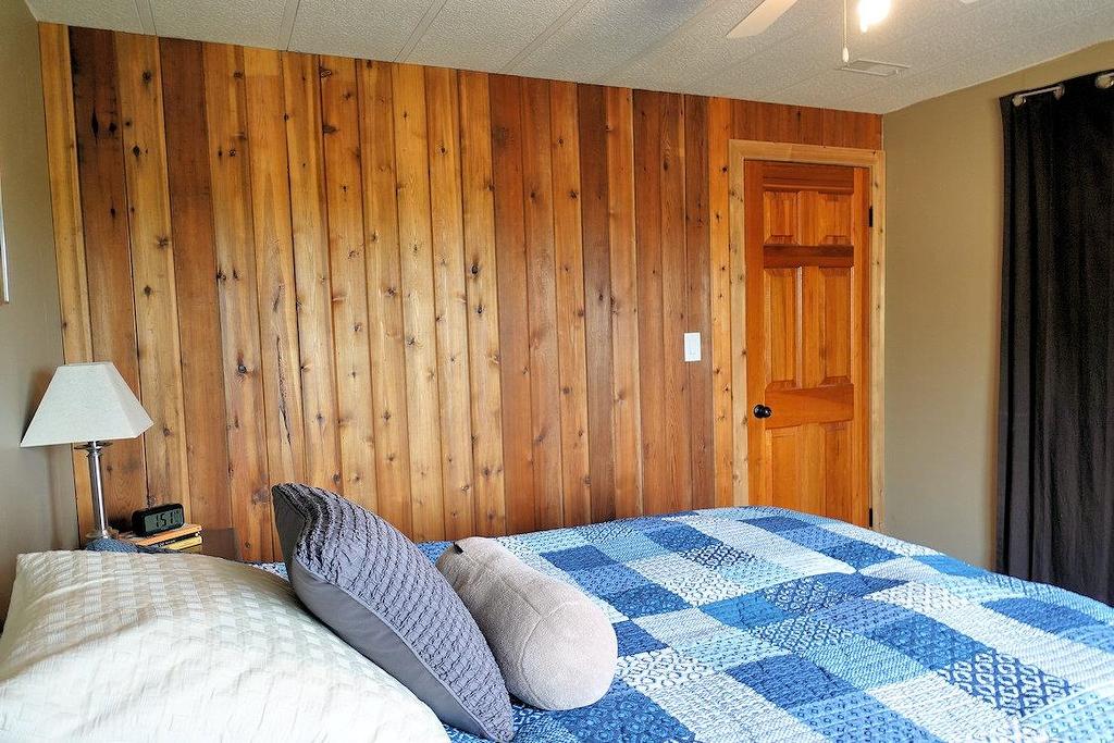 160 Mokomon Road, Kakabeka Falls, ON - Indoor Photo Showing Bedroom