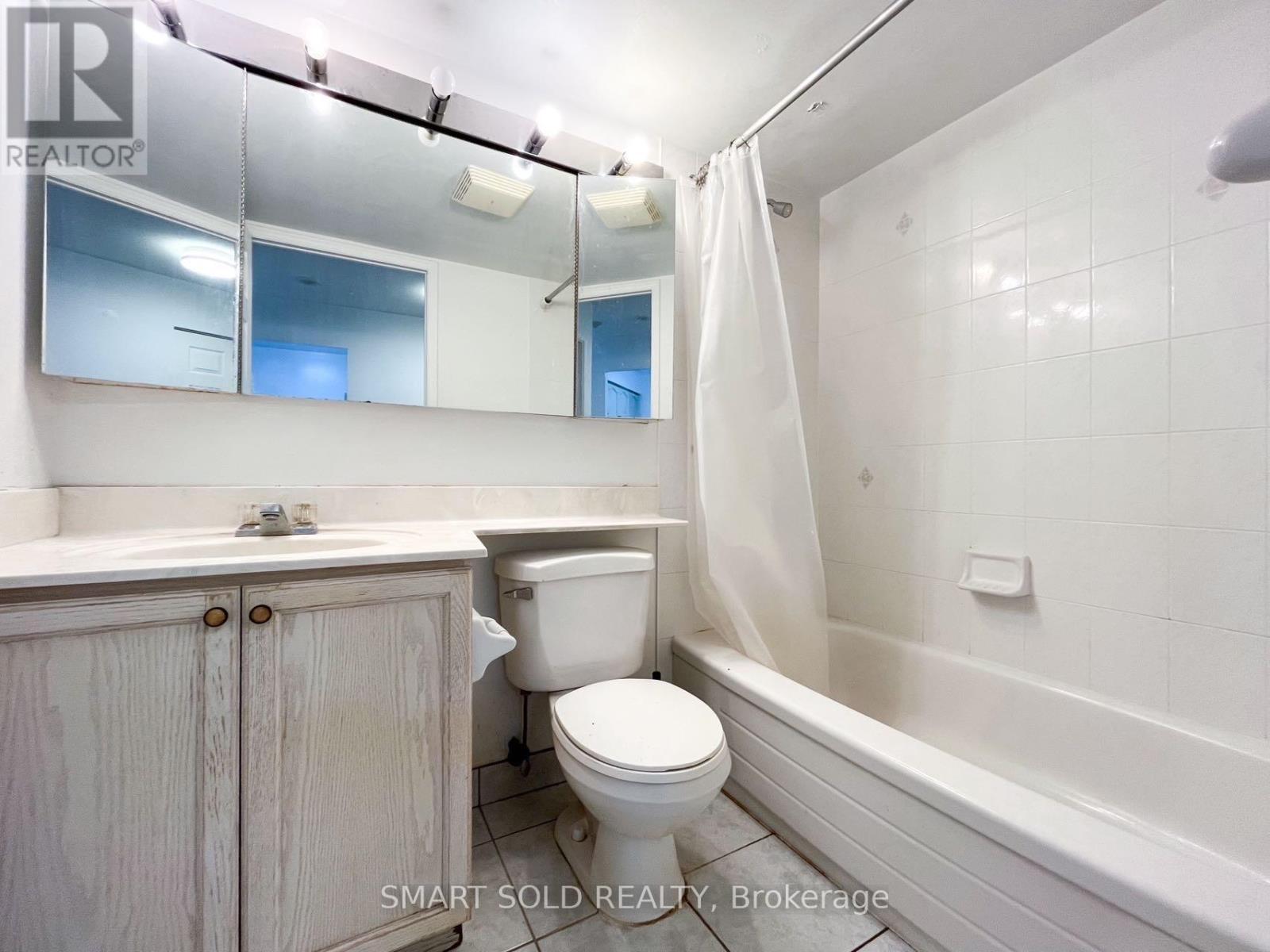 901 - 1 Pemberton Avenue, Toronto, ON - Indoor Photo Showing Bathroom