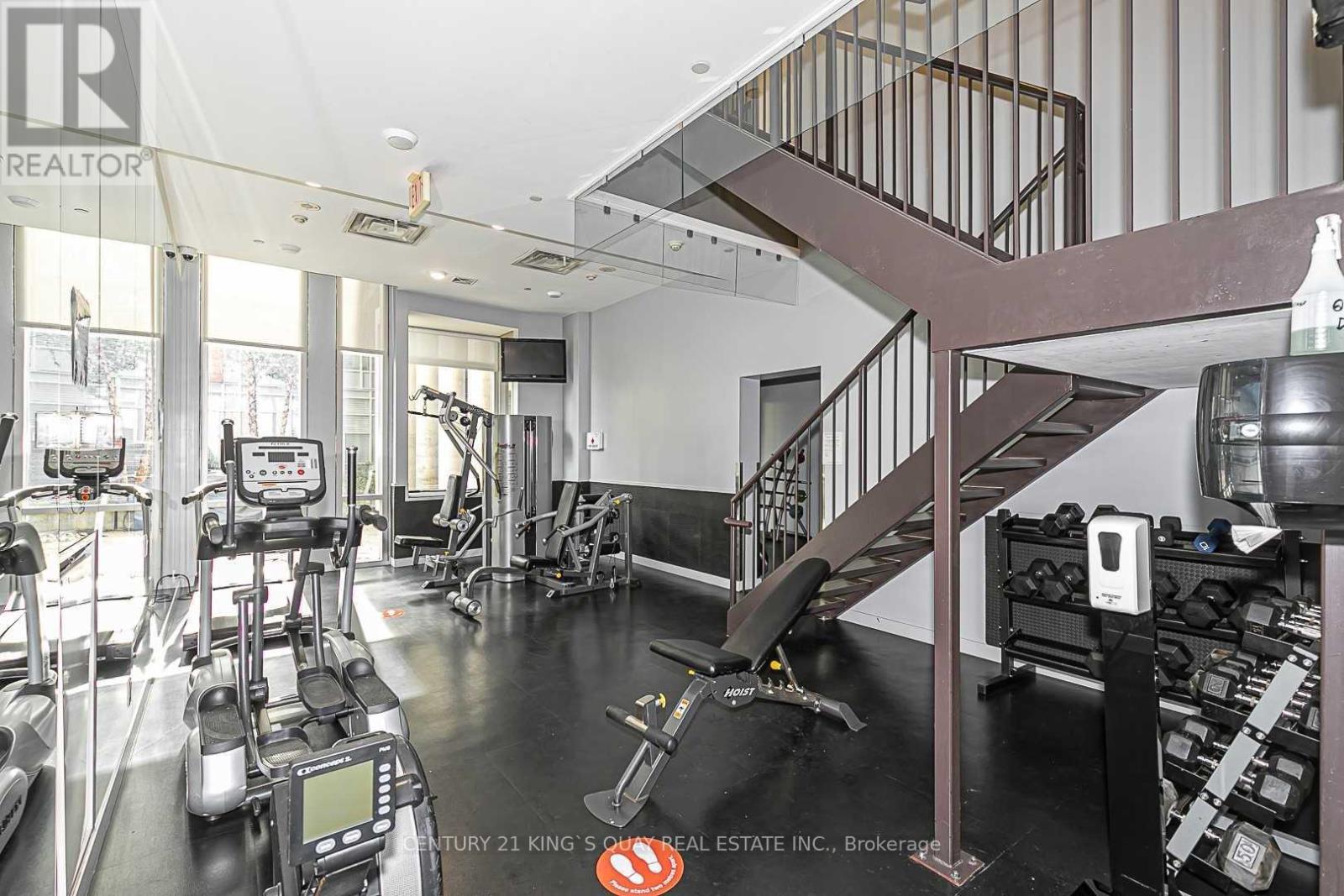 1905 - 30 Canterbury Place, Toronto, ON - Indoor Photo Showing Gym Room
