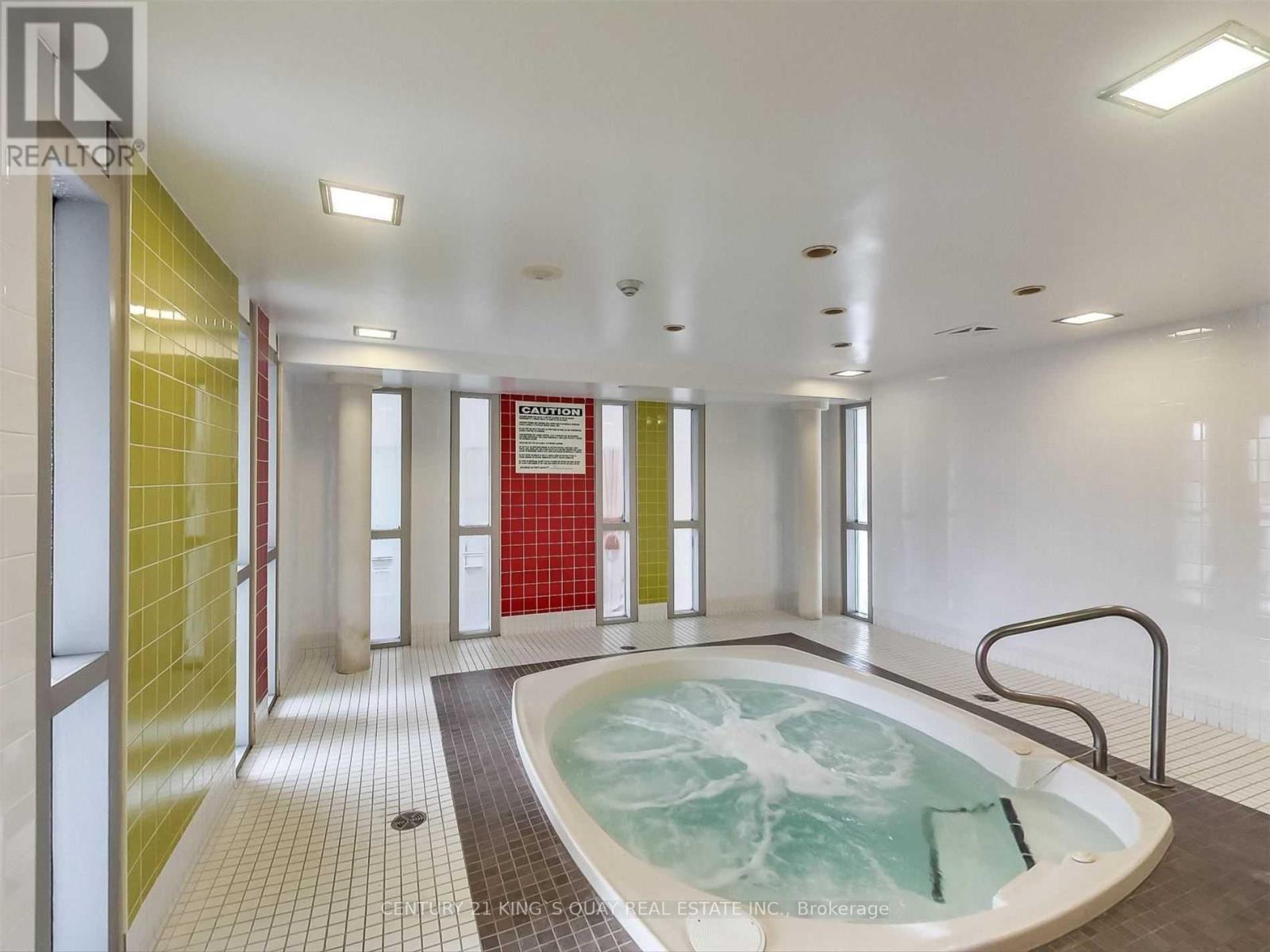 1905 - 30 Canterbury Place, Toronto, ON - Indoor Photo Showing Other Room