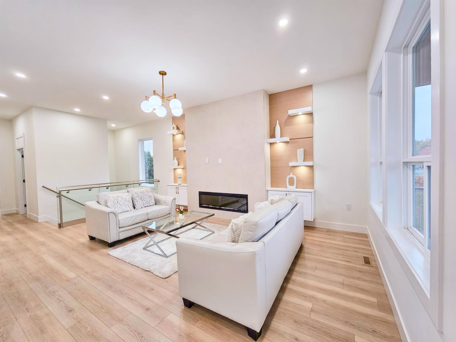 46339 Maple Avenue|Chilliwack Proper East, Chilliwack, BC - Indoor Photo Showing Living Room