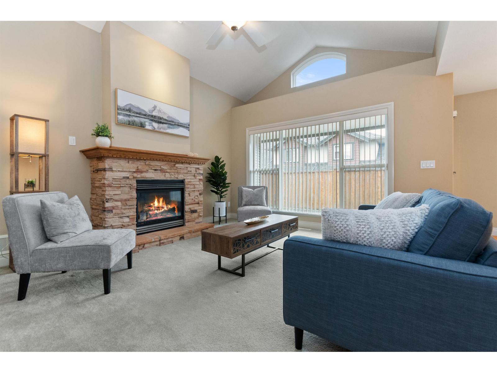 12 45819 Stevenson Road|Sardis East Vedder, Chilliwack, BC - Indoor Photo Showing Living Room With Fireplace