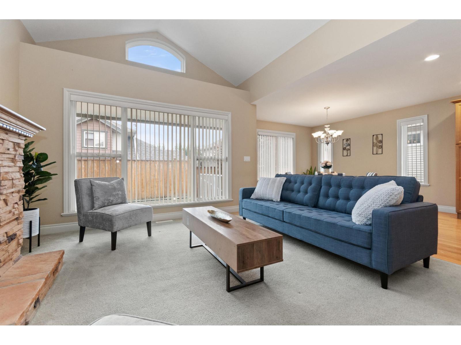 12 45819 Stevenson Road|Sardis East Vedder, Chilliwack, BC - Indoor Photo Showing Living Room