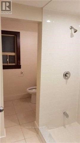 165 Steeles Avenue E, Toronto, ON - Indoor Photo Showing Bathroom