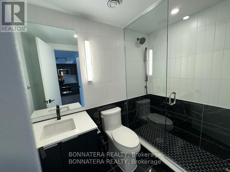 1308 - 327 King Street W, Toronto, ON - Indoor Photo Showing Bathroom
