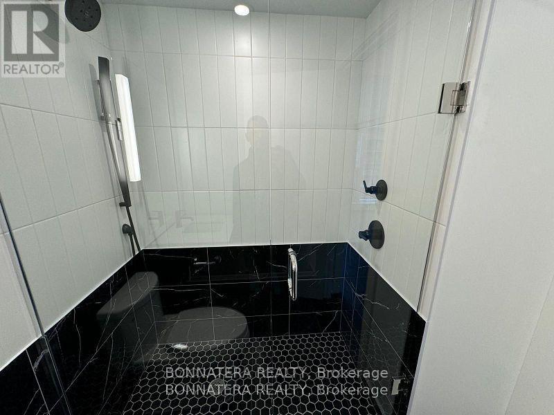 1308 - 327 King Street W, Toronto, ON - Indoor Photo Showing Bathroom