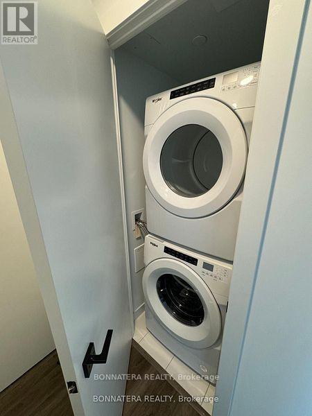 1308 - 327 King Street W, Toronto, ON - Indoor Photo Showing Laundry Room