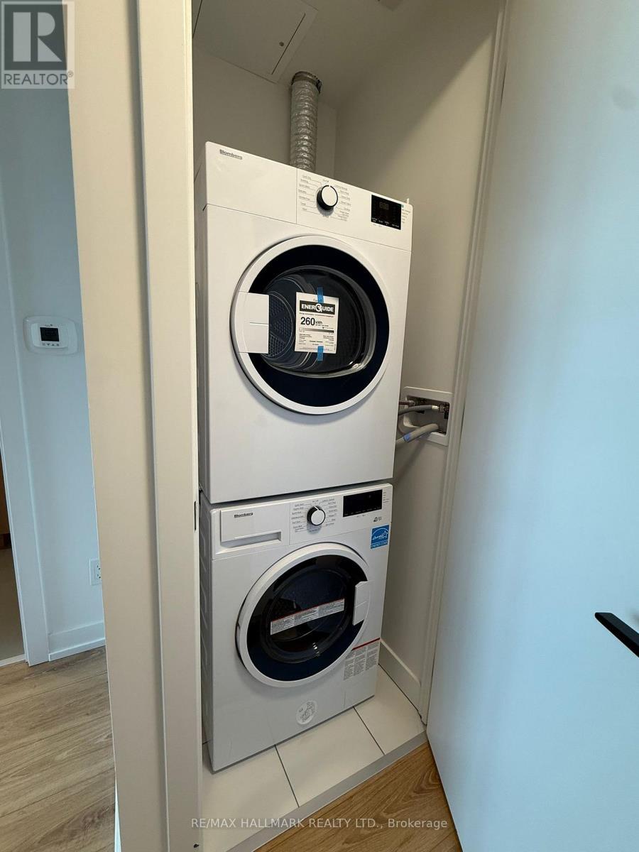 1810 - 35 Parliament Street, Toronto, ON - Indoor Photo Showing Laundry Room