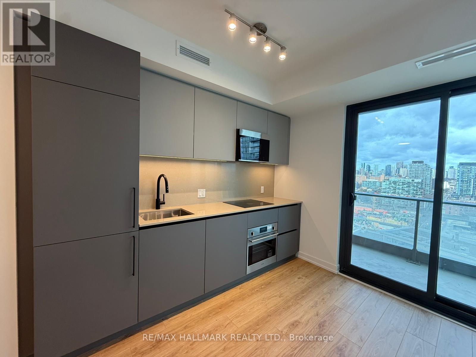 1810 - 35 Parliament Street, Toronto, ON - Indoor