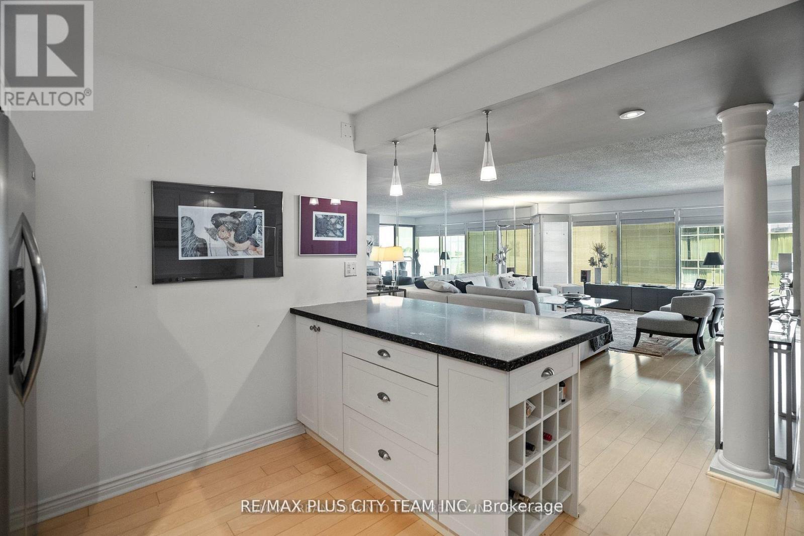 707 - 251 Queens Quay W, Toronto, ON - Indoor