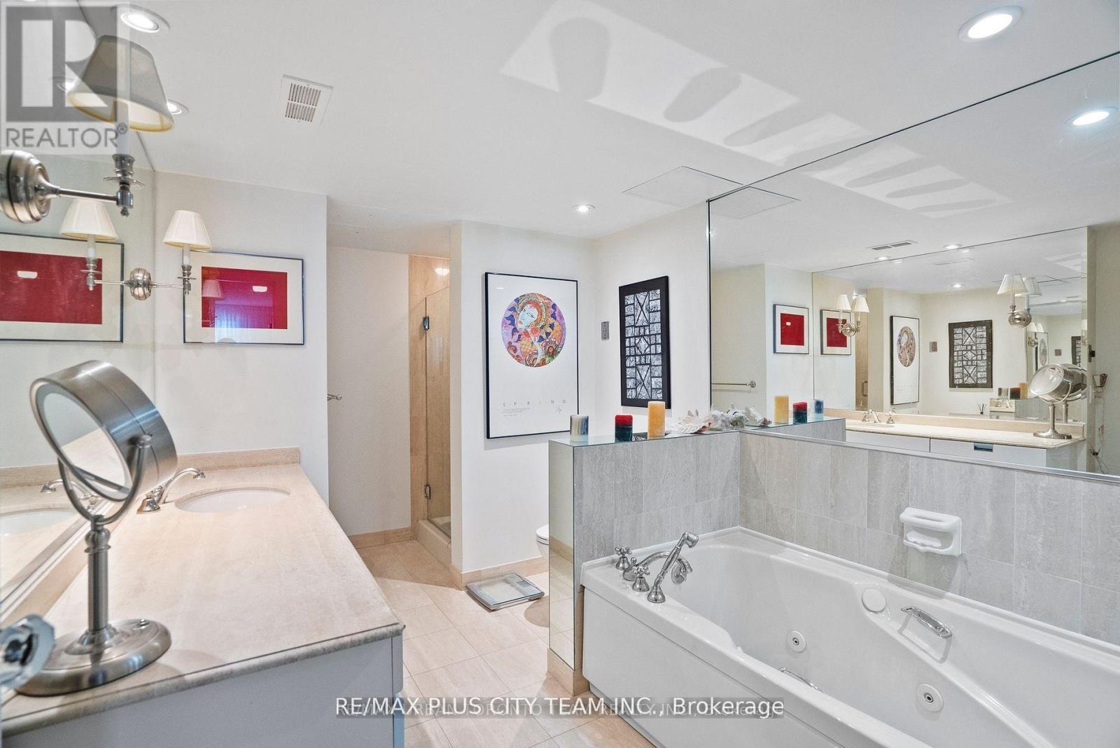 707 - 251 Queens Quay W, Toronto, ON - Indoor Photo Showing Bathroom