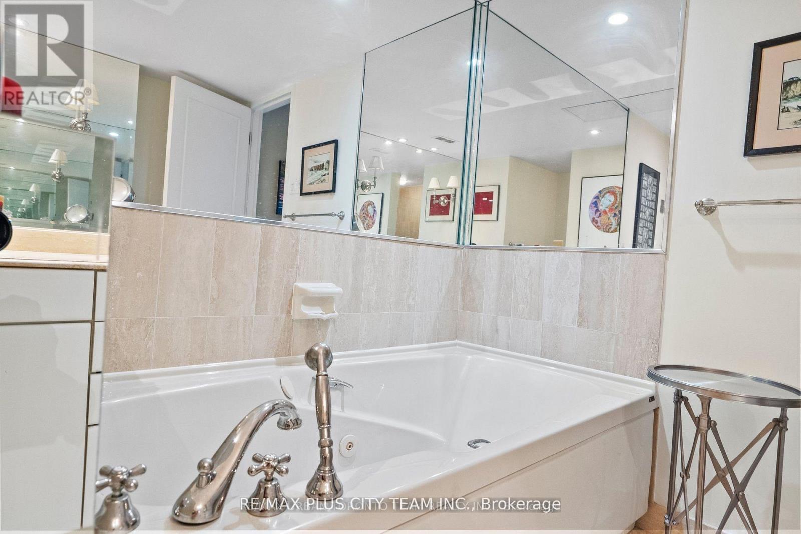 707 - 251 Queens Quay W, Toronto, ON - Indoor Photo Showing Bathroom