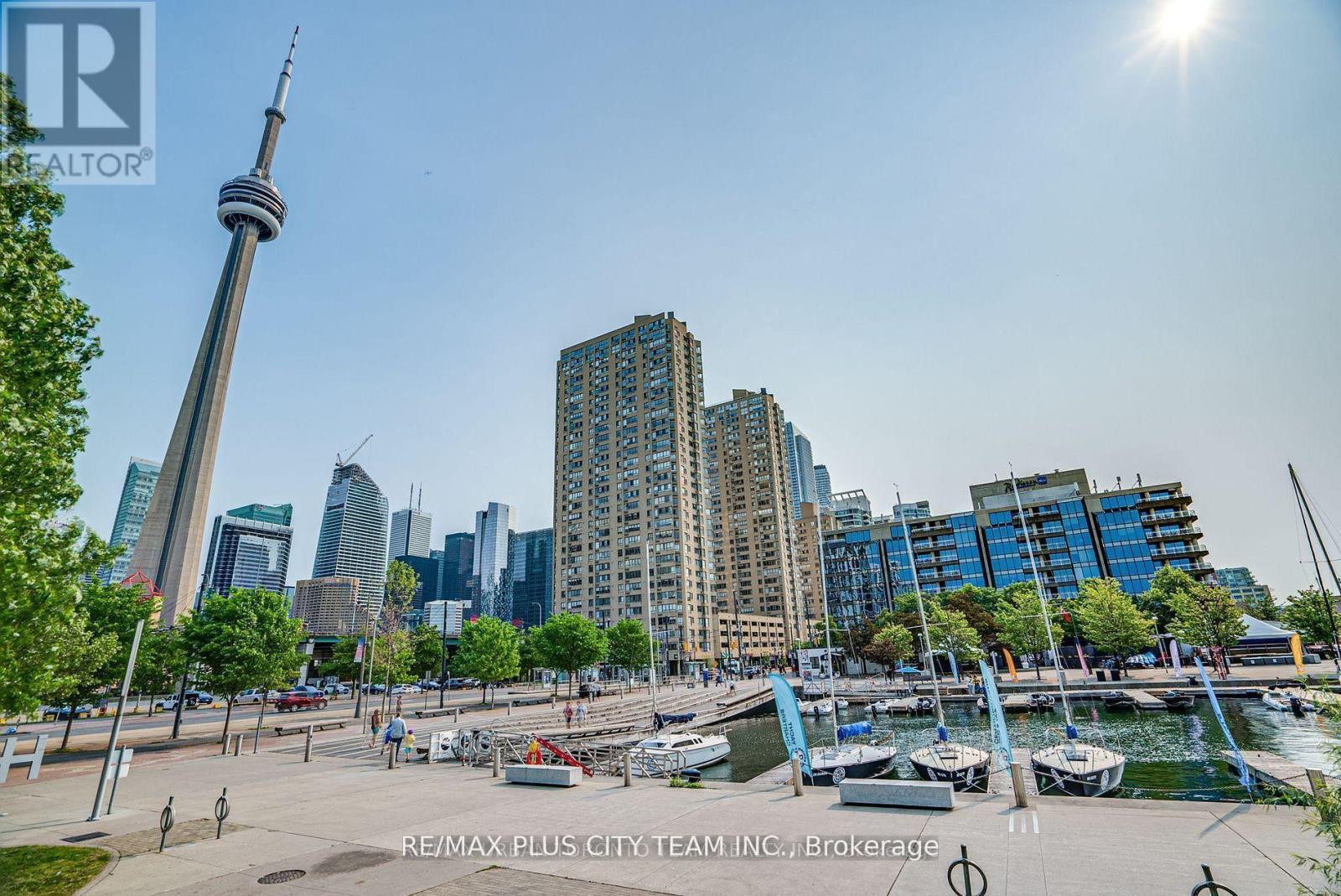 707 - 251 Queens Quay W, Toronto, ON - Outdoor