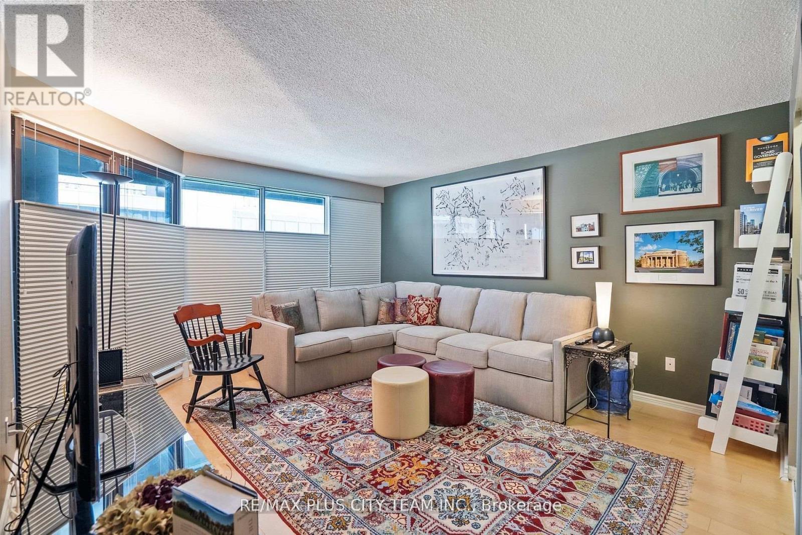 707 - 251 Queens Quay W, Toronto, ON - Indoor Photo Showing Living Room