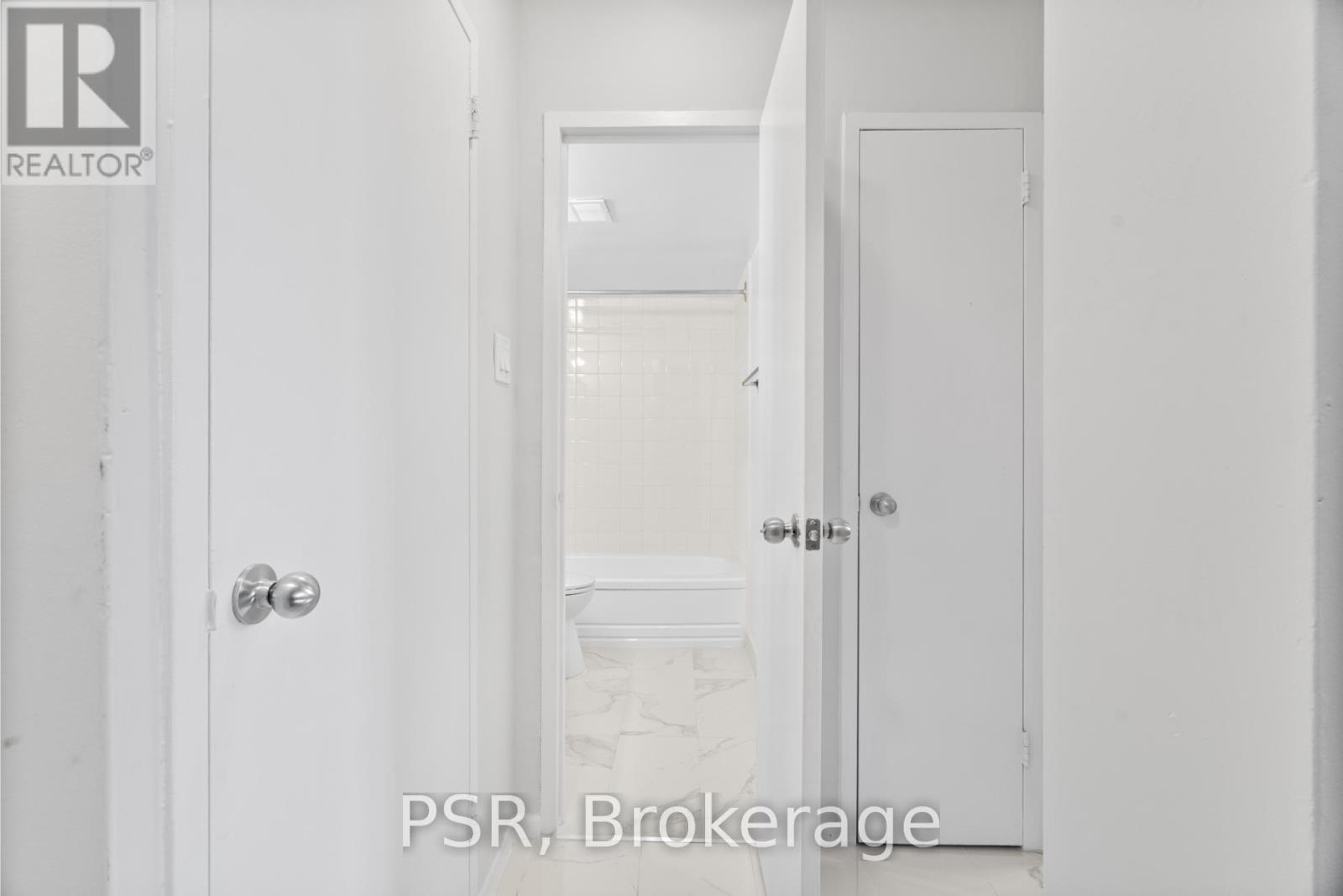 418 - 105 Rowena Drive, Toronto, ON -