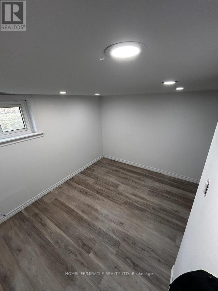 13 Hollingworth Drive, Toronto, ON - Indoor Photo Showing Other Room