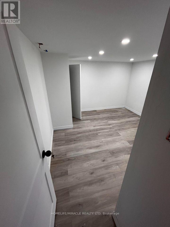 13 Hollingworth Drive, Toronto, ON - Indoor