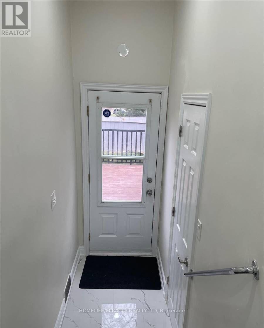 77 Guelph Street, Oshawa, ON - Indoor Photo Showing Other Room