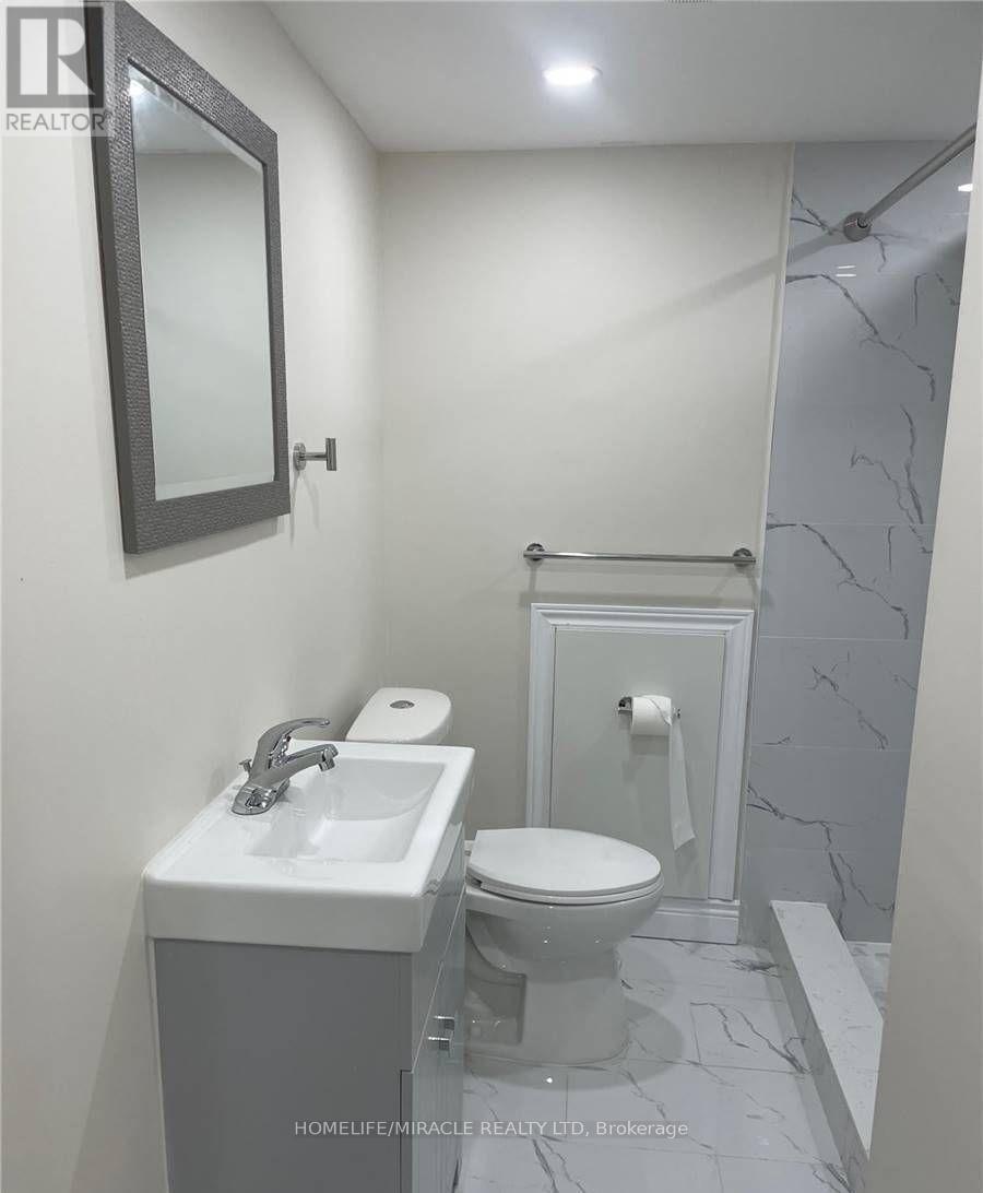 77 Guelph Street, Oshawa, ON - Indoor Photo Showing Bathroom