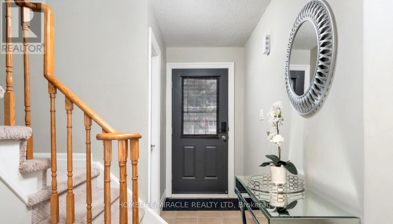 44 Glovers Road, Oshawa, ON - Indoor Photo Showing Other Room
