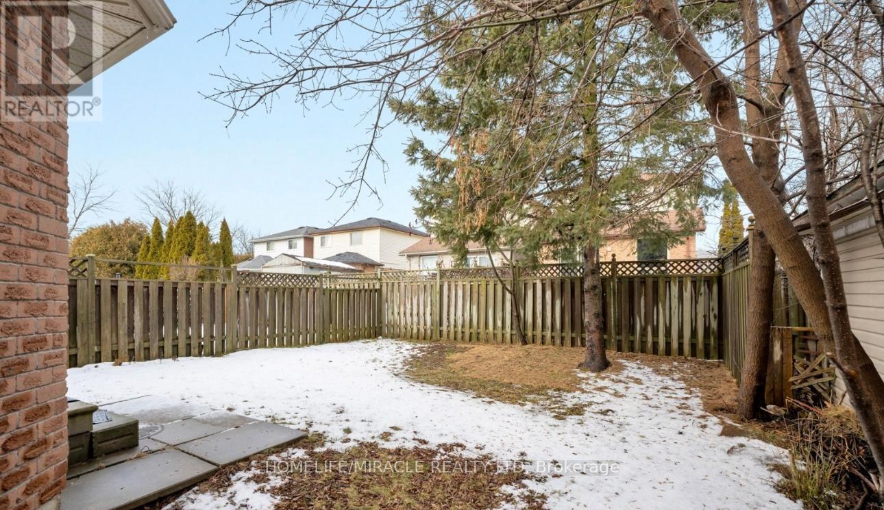44 Glovers Road, Oshawa, ON - Outdoor