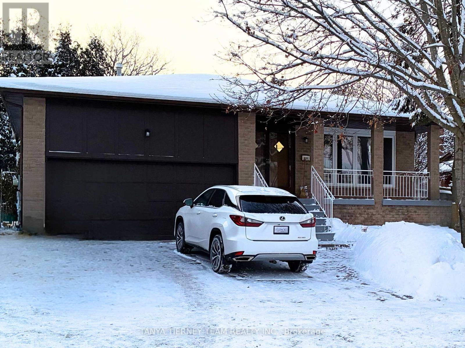 54 Chester Crescent, Scugog, ON - Outdoor