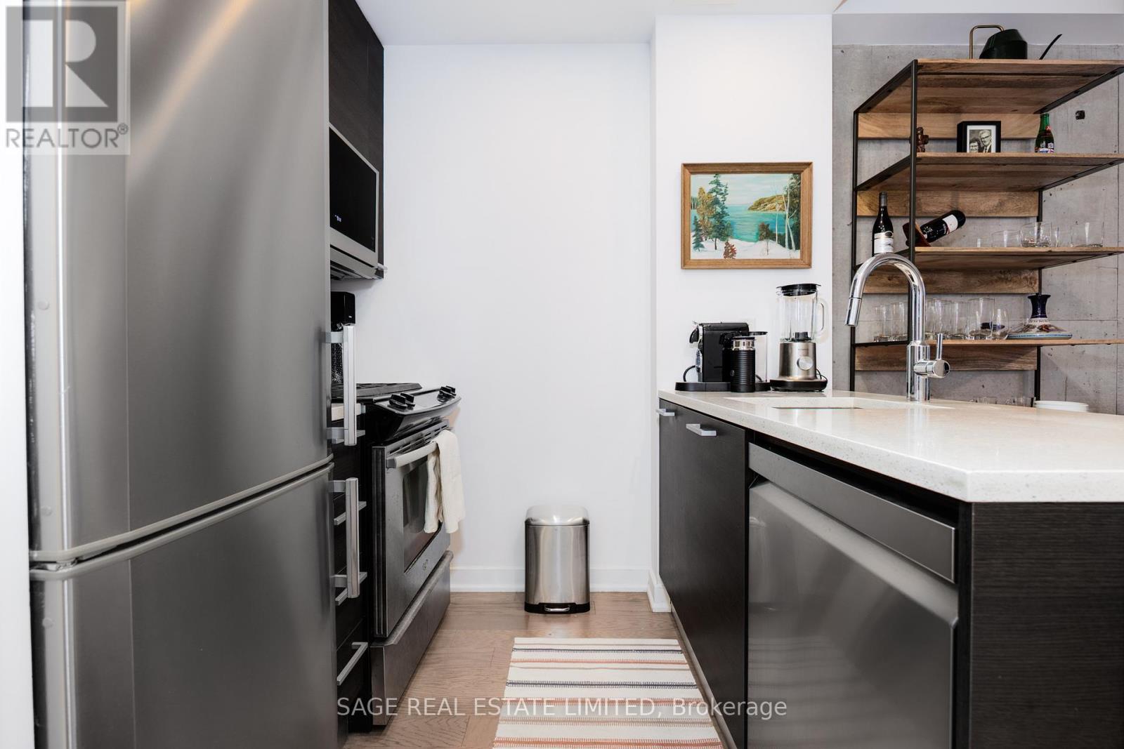 207 - 90 Broadview Avenue, Toronto, ON - Indoor Photo Showing Kitchen