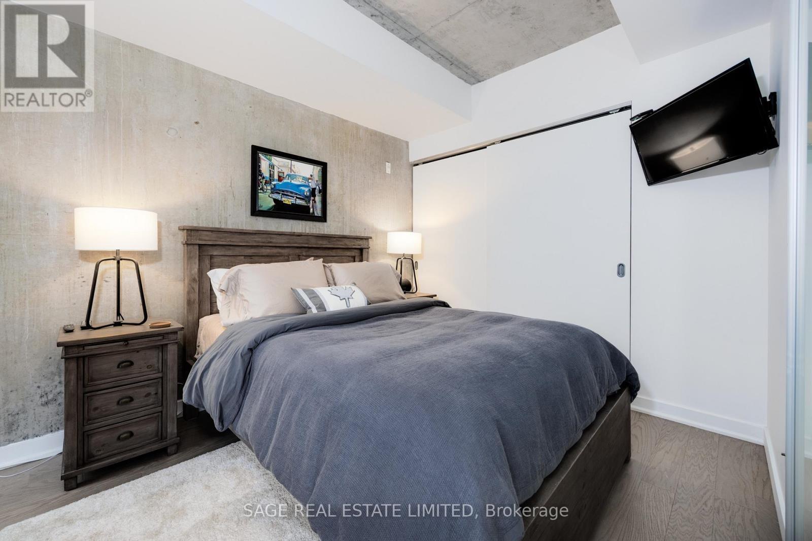 207 - 90 Broadview Avenue, Toronto, ON - Indoor Photo Showing Bedroom