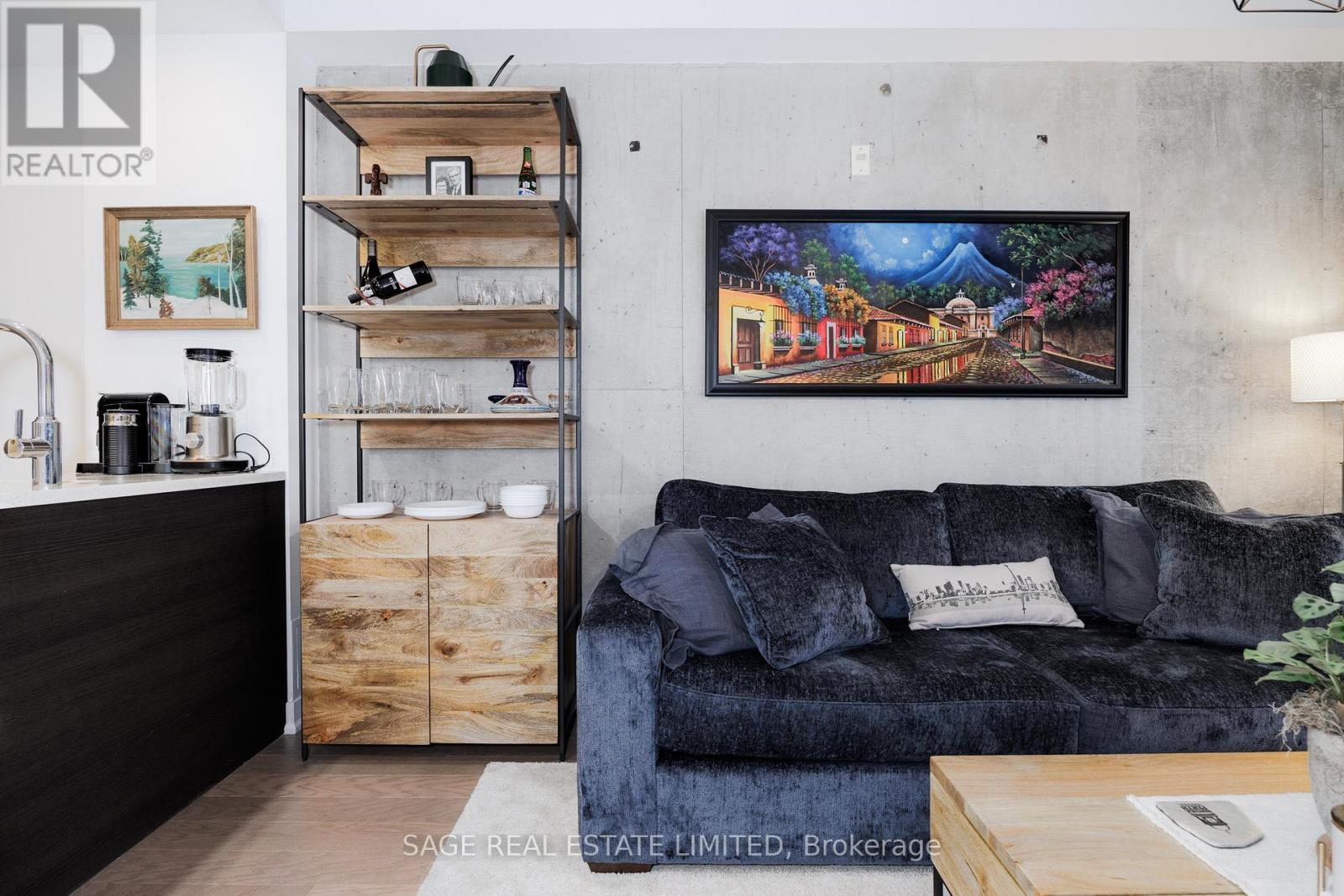 207 - 90 Broadview Avenue, Toronto, ON - Indoor Photo Showing Living Room