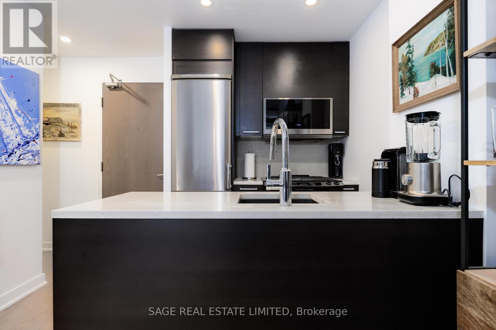 207 - 90 Broadview Avenue, Toronto, ON - Indoor Photo Showing Kitchen