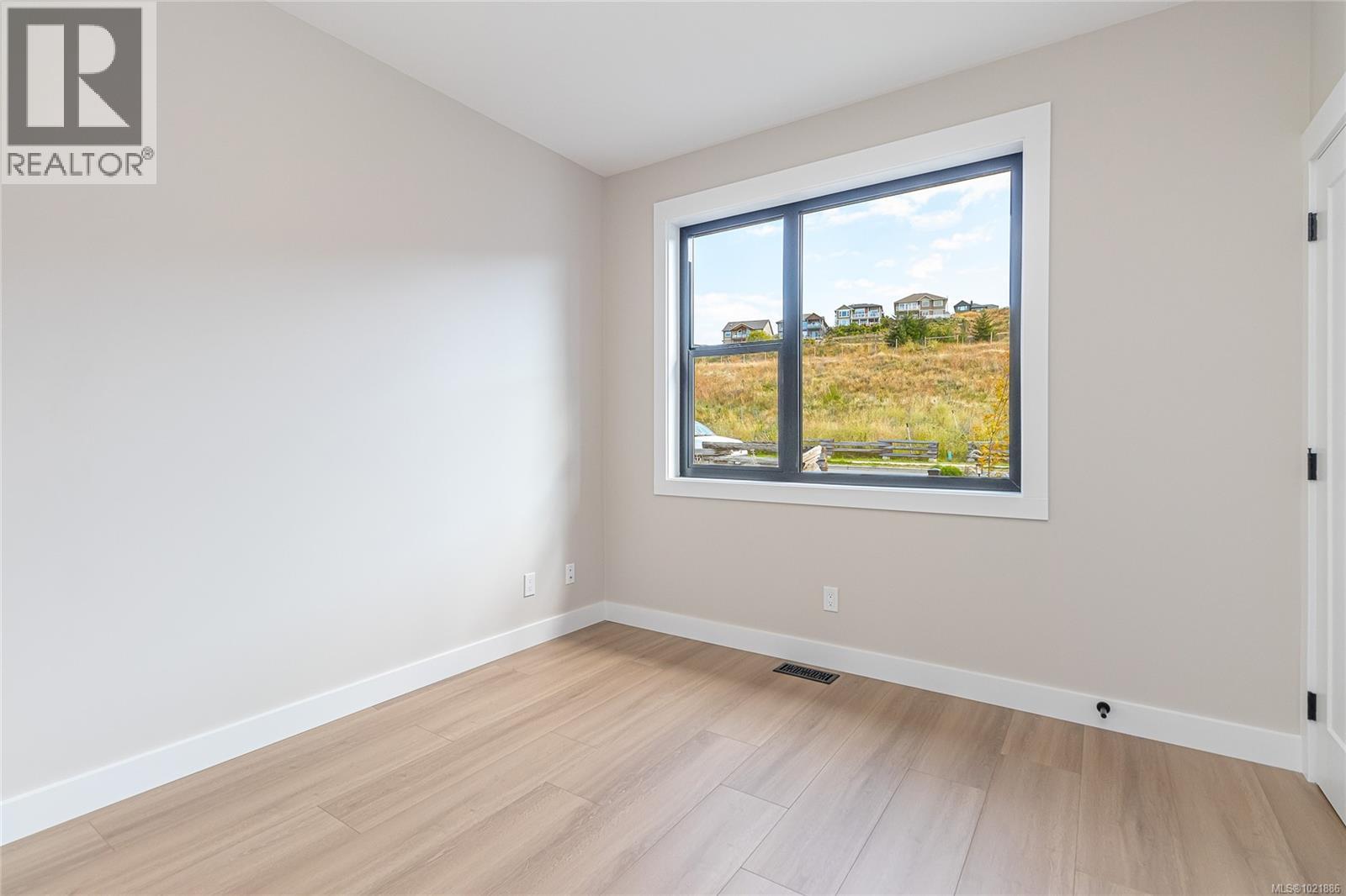 Upper Bedroom that would make a great office. - 3195 Woodrush Dr, Duncan, BC - Indoor Photo Showing Other Room
