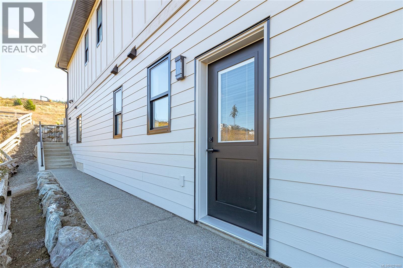 Doorway to suite - 3195 Woodrush Dr, Duncan, BC - Outdoor With Exterior