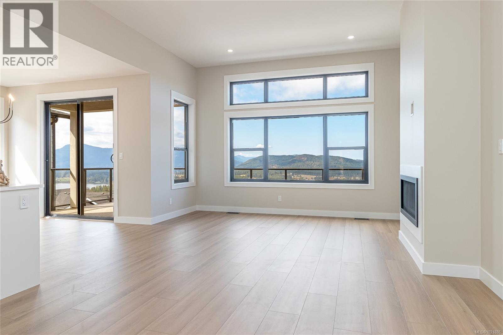 3195 Woodrush Dr, Duncan, BC - Indoor