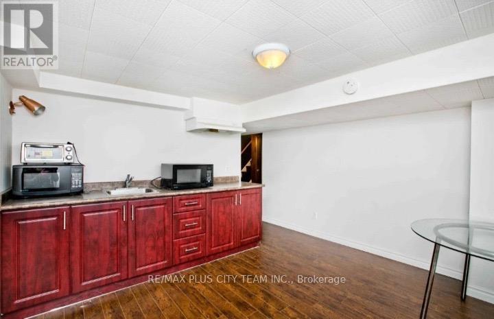Bsmt - 31 Romulus Drive, Toronto, ON - Indoor Photo Showing Kitchen