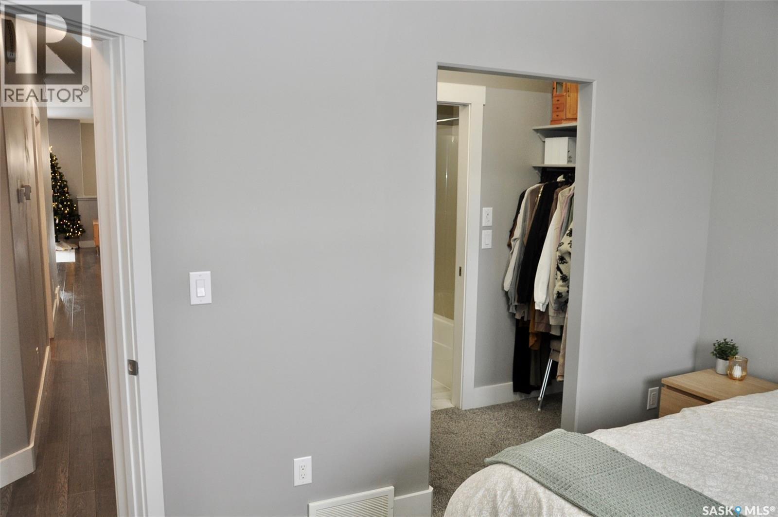 632 Ells Crescent, Saskatoon, SK - Indoor Photo Showing Bedroom