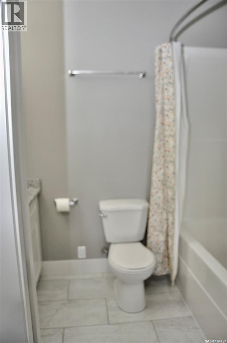 632 Ells Crescent, Saskatoon, SK - Indoor Photo Showing Bathroom