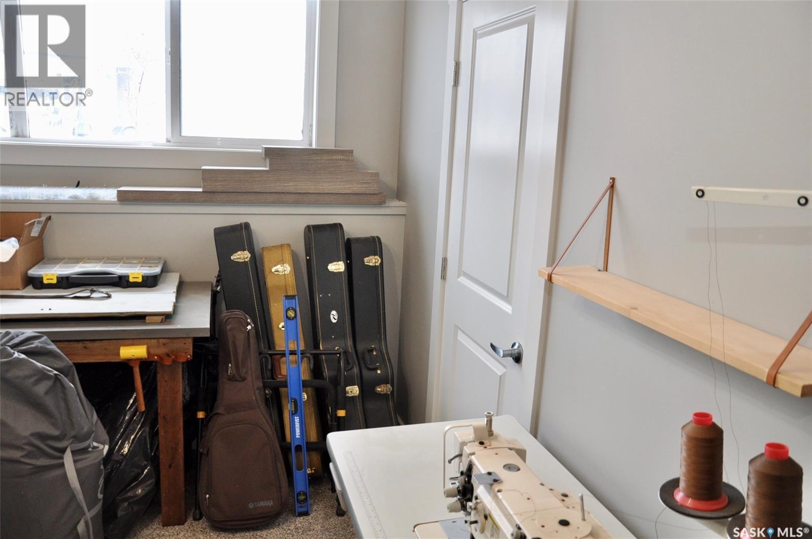 632 Ells Crescent, Saskatoon, SK - Indoor Photo Showing Other Room