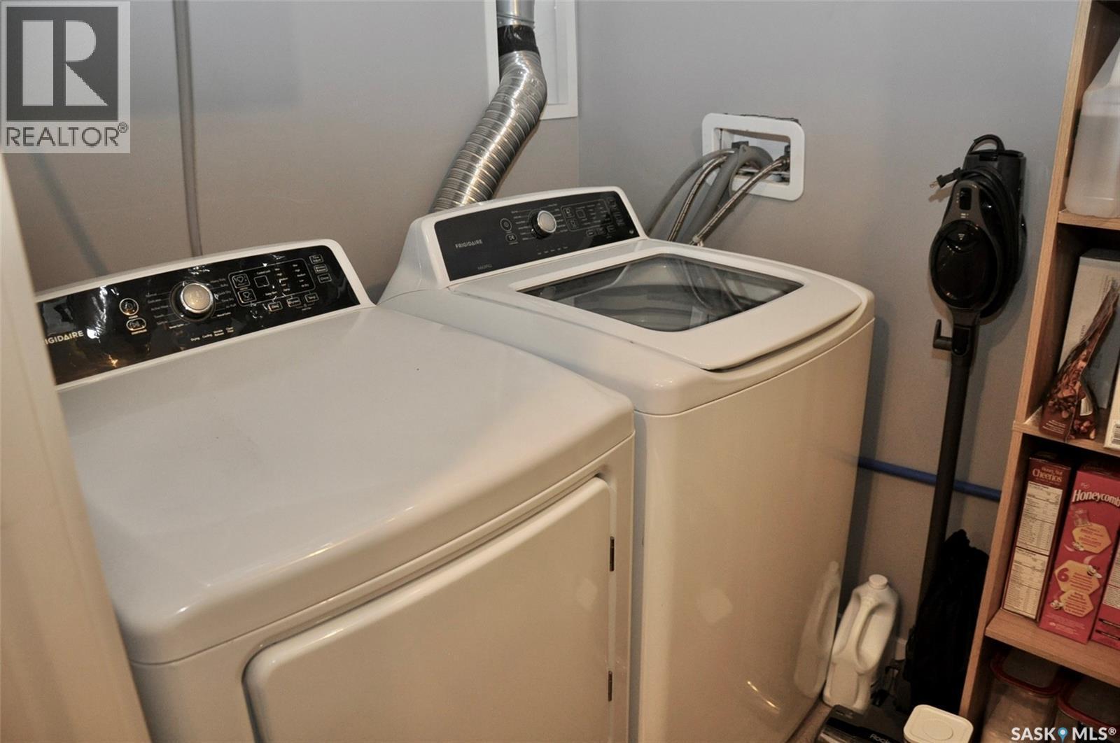 632 Ells Crescent, Saskatoon, SK - Indoor Photo Showing Laundry Room