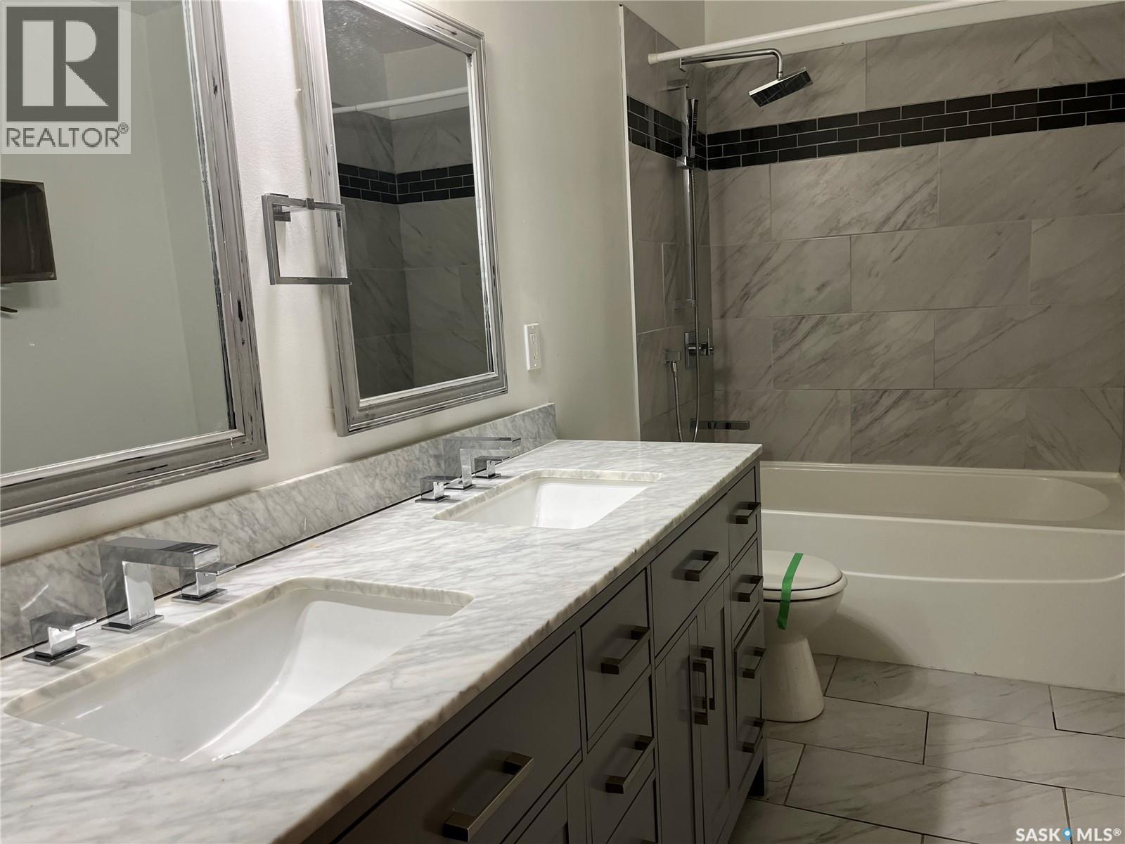 165 Pasqua Street N, Regina, SK - Indoor Photo Showing Bathroom