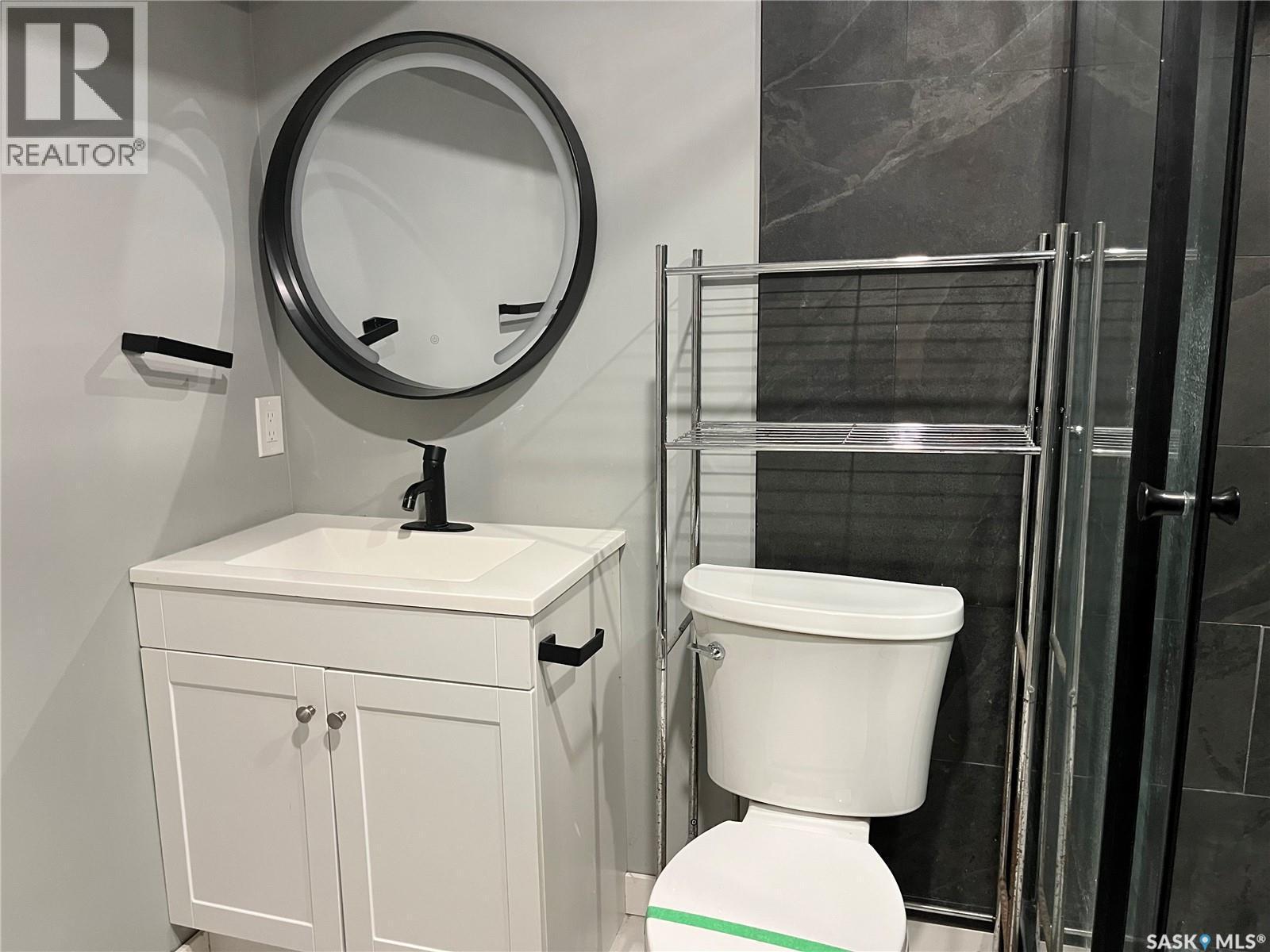 165 Pasqua Street N, Regina, SK - Indoor Photo Showing Bathroom