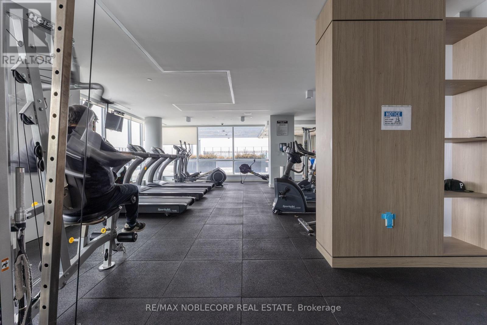 232 - 4800 Highway 7, Vaughan, ON - Indoor Photo Showing Gym Room