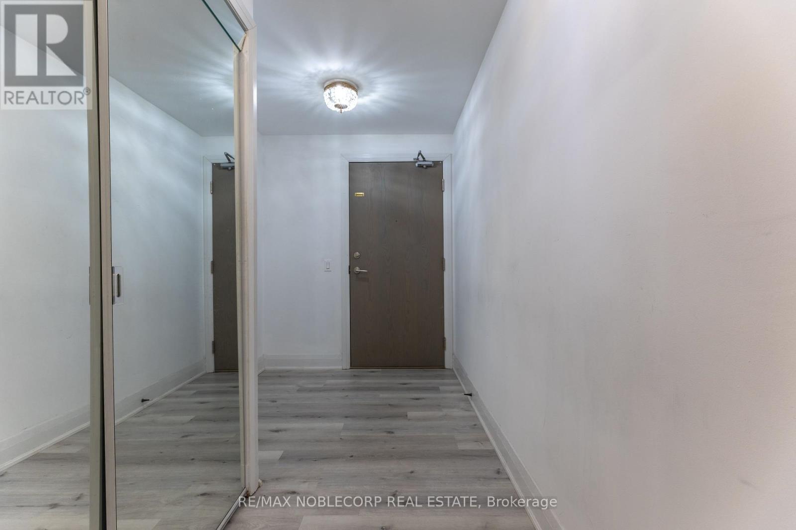 232 - 4800 Highway 7, Vaughan, ON - Indoor Photo Showing Other Room