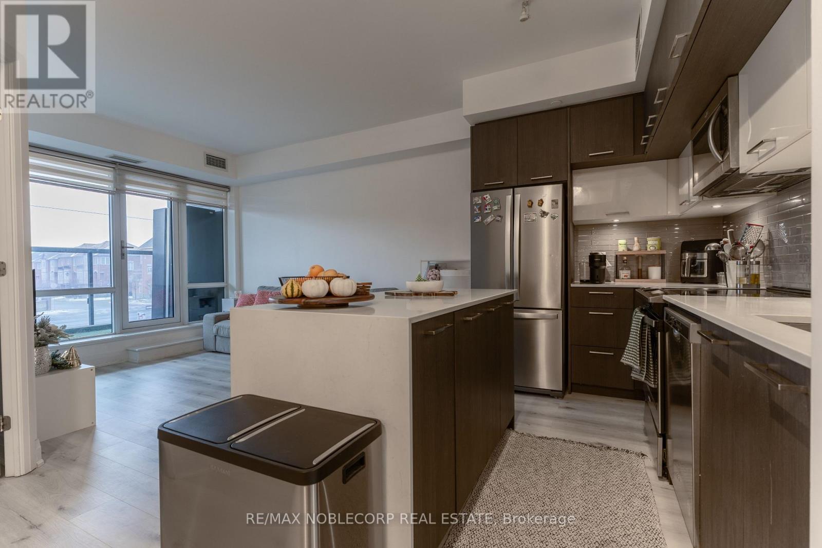 232 - 4800 Highway 7, Vaughan, ON - Indoor Photo Showing Kitchen With Stainless Steel Kitchen