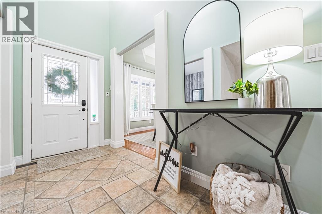 18 Palomino Drive, Carlisle, ON - Indoor Photo Showing Other Room