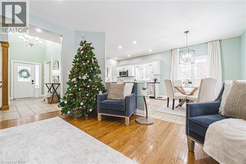 18 Palomino Drive, Carlisle, ON - Indoor Photo Showing Living Room