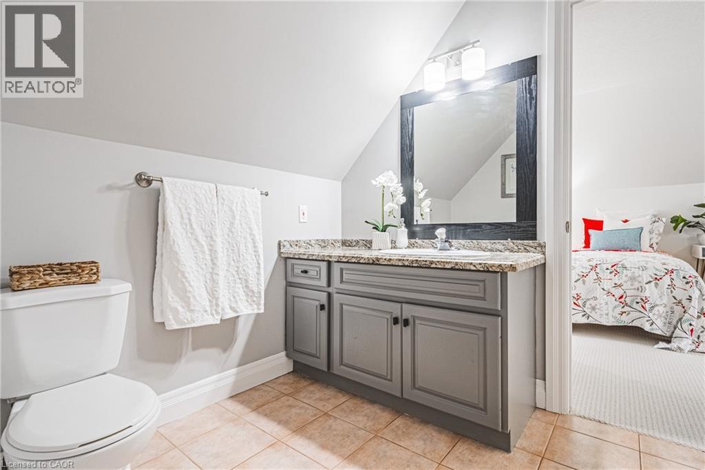18 Palomino Drive, Carlisle, ON - Indoor Photo Showing Bathroom